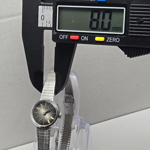 1974 Vintage Womens Timex Chrome Plated 17 Jewels Manual Wind Watch Petite Runs - Picture 6 of 10